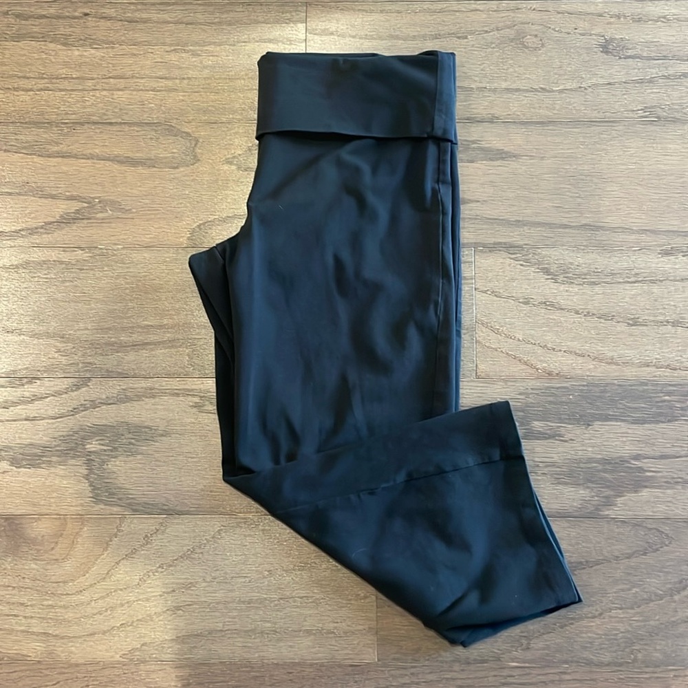 PINK Black Yoga Capris - Size M